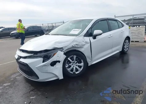 2020 Toyota Corolla Le z USA, uszkodzony, nr VIN 5YFEPRAE7LP113275